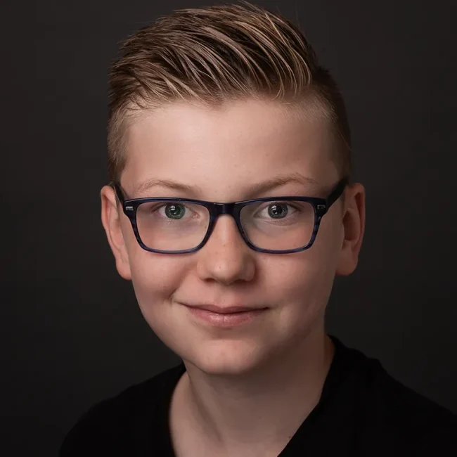 studio portret assendelft jongen bril